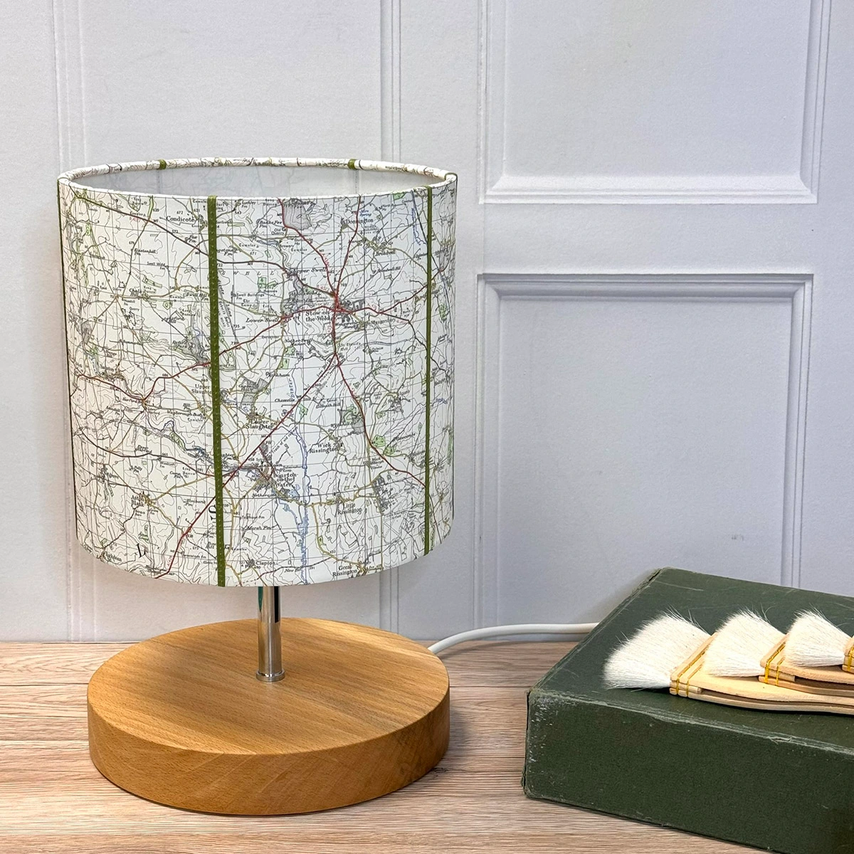 Stow on the Wold on Cotswolds map lamp